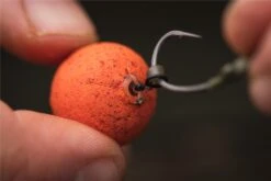 KORDA Bait Screw Swivel - Medium -Fishing World Shop 51047 6