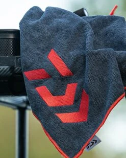 Daiwa Microfibre Towel -Fishing World Shop 54169 3